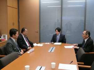 小倉將信議員にインタビューを行いました